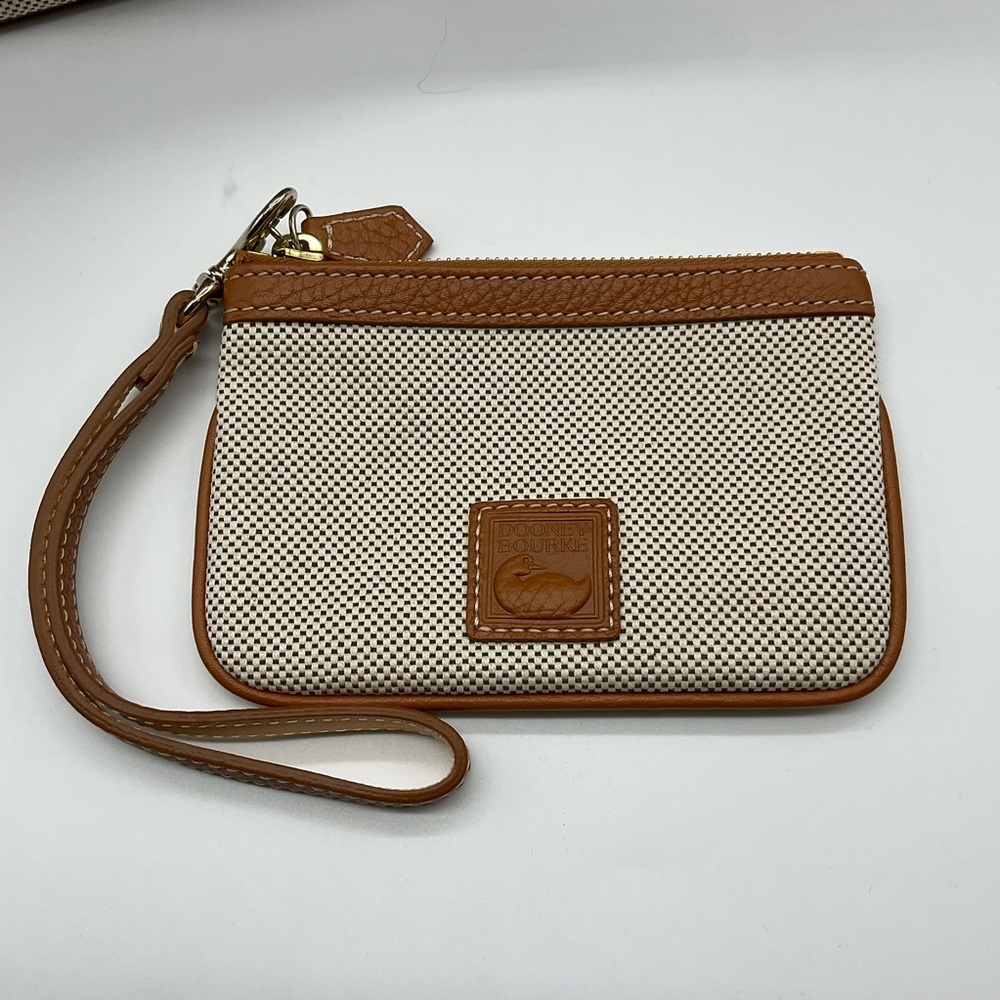 Dooney and Bourke Purse - Picture 5 of 6